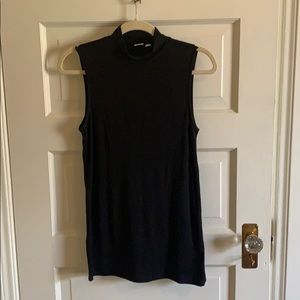 Gap black mock-neck tank top